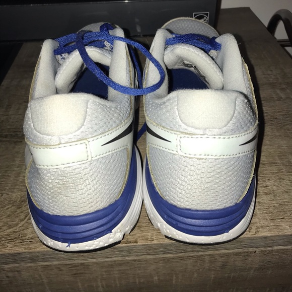 Nike Dual Fusion Size 10 Running Sneakers - Picture 3 of 6